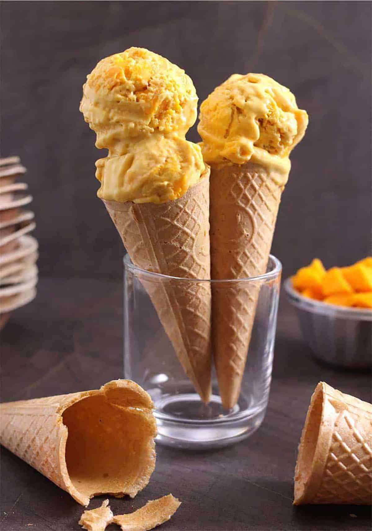 Mango-ice cream